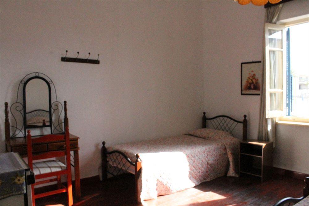 Ostello Trianon Paphos Esterno foto