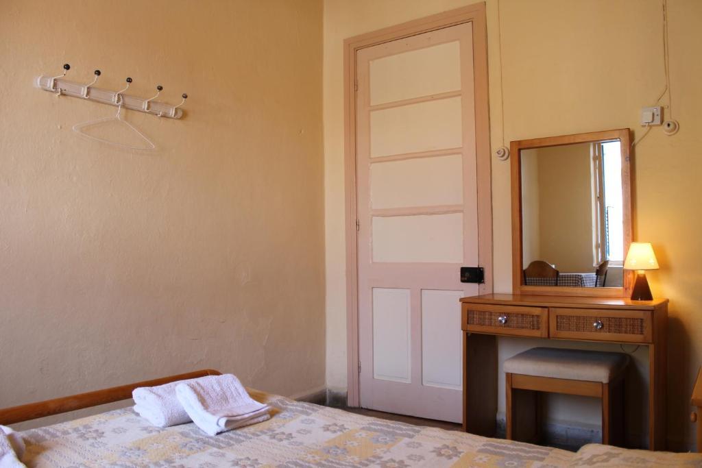 Ostello Trianon Paphos Esterno foto