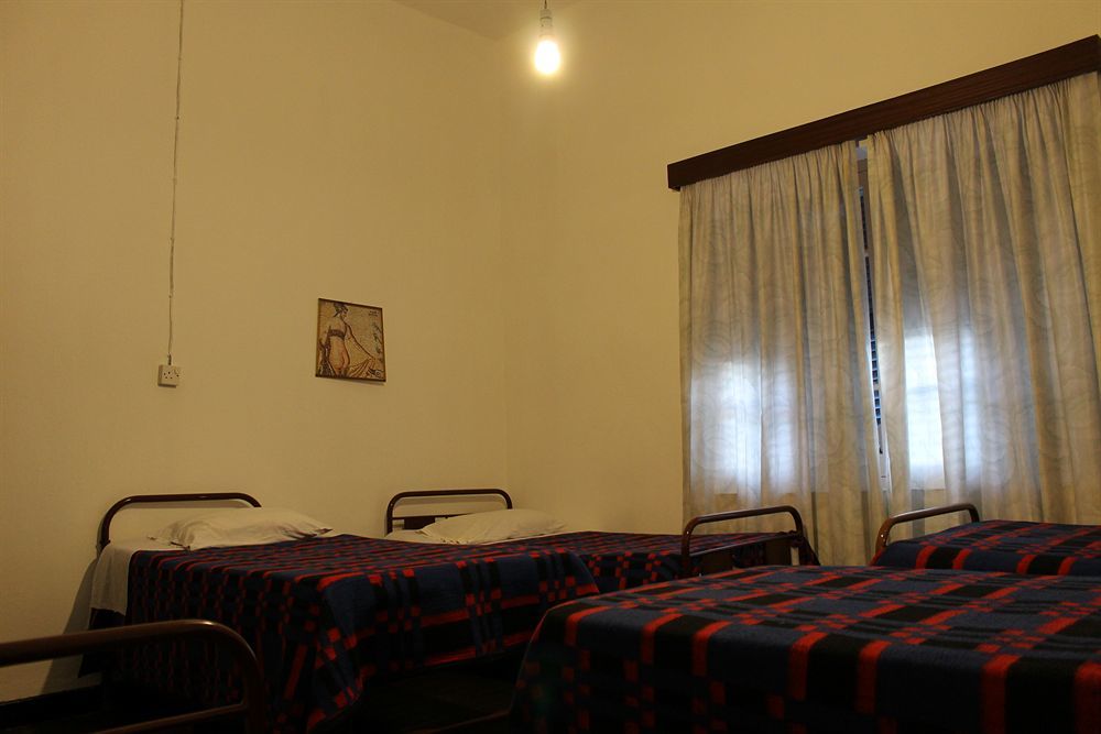 Ostello Trianon Paphos Esterno foto